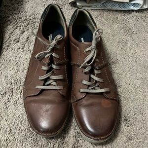 Mens Clark’s shoes size 12